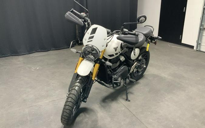 2026 Triumph Scrambler 400 XC Vanilla White