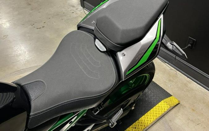 2025 Kawasaki ZR900TSFNL