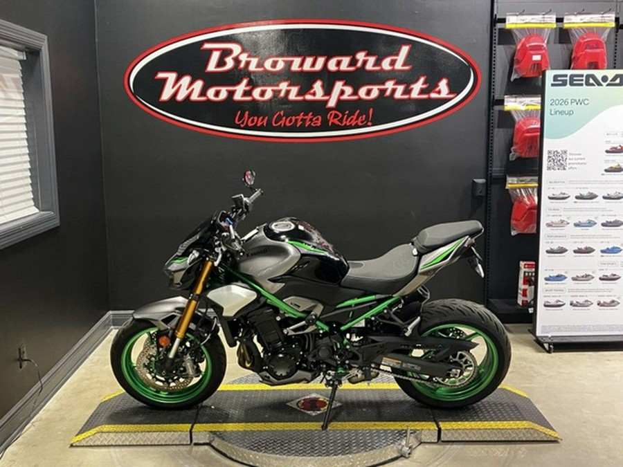 2025 Kawasaki ZR900TSFNL
