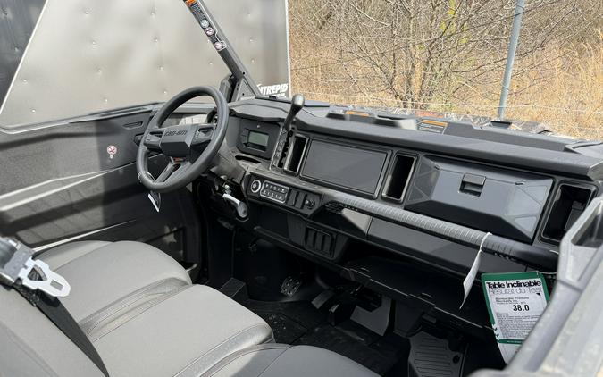 2026 Can-Am Defender MAX X mr with Half Doors HD11