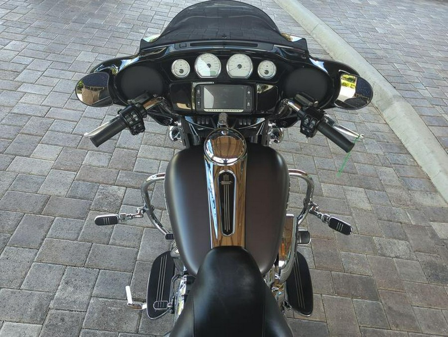 2017 Harley-Davidson® FLHXS - Street Glide® Special