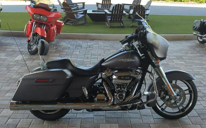 2017 Harley-Davidson® FLHXS - Street Glide® Special