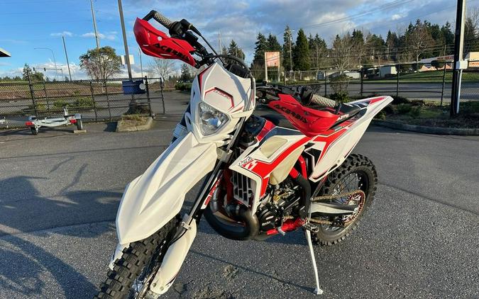 2020 Beta 300 RR Review: Off-Road Two-Stroke (20 Fast Facts)