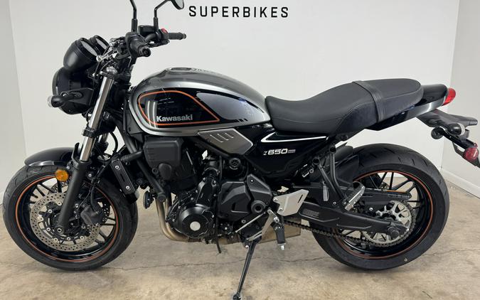 2022 Kawasaki Z650RS Metallic Moondust Gray/Ebony - A59978