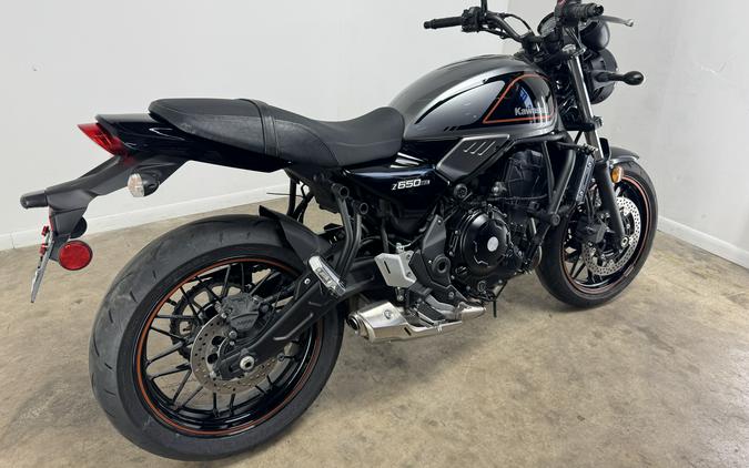 2022 Kawasaki Z650RS Metallic Moondust Gray/Ebony - A59978