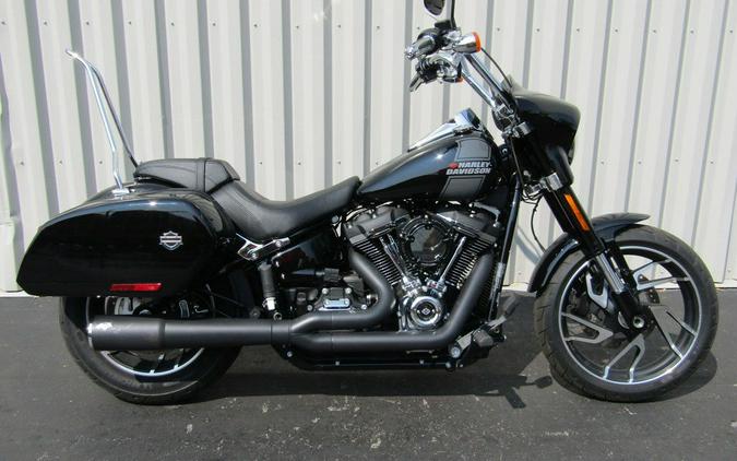 2021 Harley-Davidson Sport Glide Review: Two-Wheeled Convertible