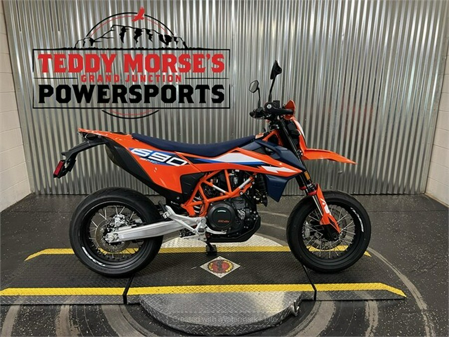 2024 KTM 690 SMC R