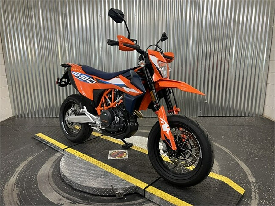 2024 KTM 690 SMC R