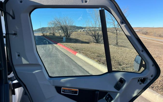 2019 Can-Am Defender XT CAB HD10