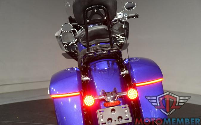 2023 Indian Challenger Limited Spirit Blue Metallic / Black M