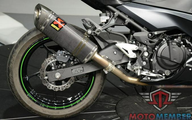 2023 Kawasaki Ninja 400 Matrix Camo Gray/Metallic Matte Carbon