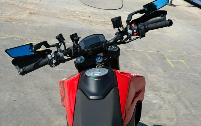 2021 DUCATI HYPERMOTARD 950