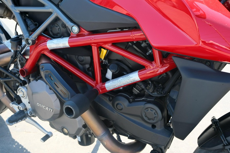 2021 DUCATI HYPERMOTARD 950