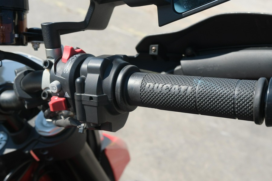 2021 DUCATI HYPERMOTARD 950