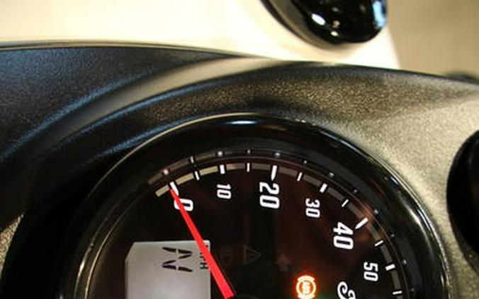 2026 Indian Motorcycle® SPRINGFIELD GHOST WHITE METALLIC