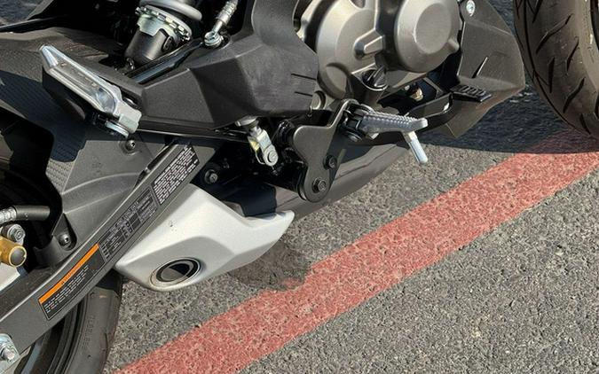 2025 Kawasaki Z125 PRO Cypher Camo Beige