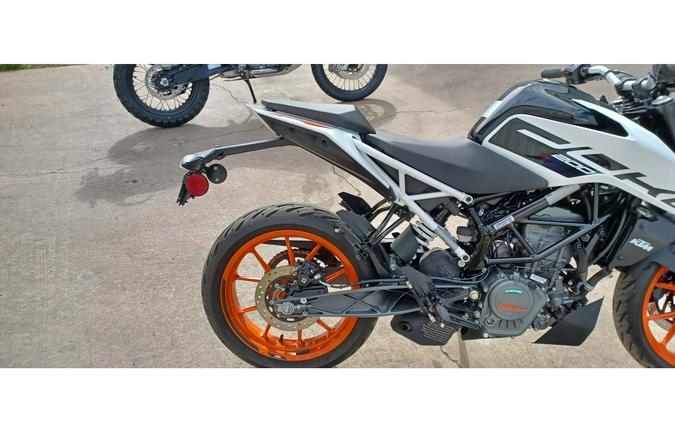 2022 KTM DUKE 200