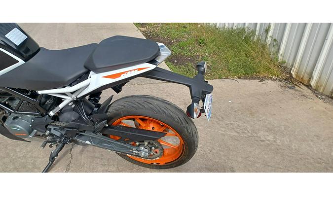 2022 KTM DUKE 200