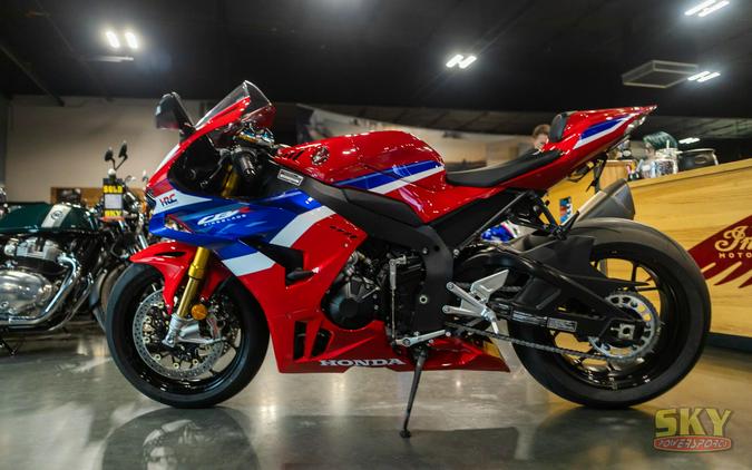 2025 Honda CBR1000RRR Fireblade SP