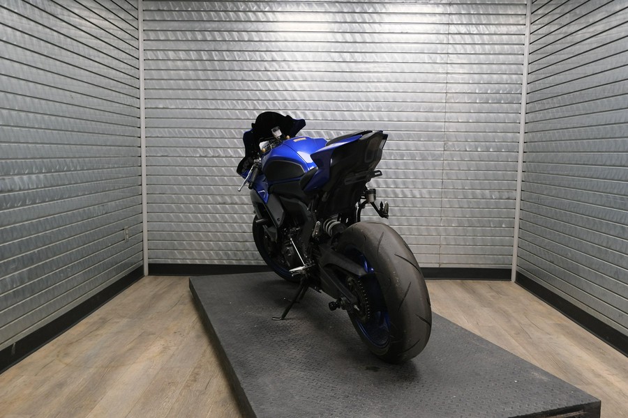 2022 YAMAHA YZF-R7