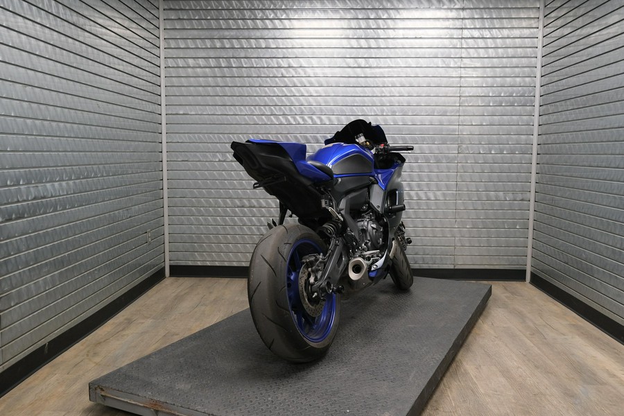 2022 YAMAHA YZF-R7
