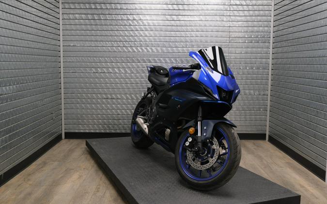2022 YAMAHA YZF-R7