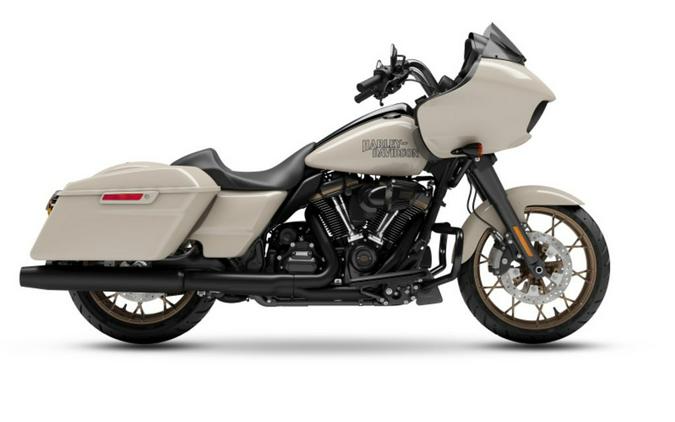 2023 Harley-Davidson Road Glide Special Review [120th Edition]