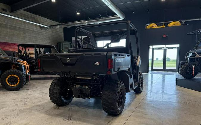 2025 Can-Am® Defender DPS HD9 Compass Green