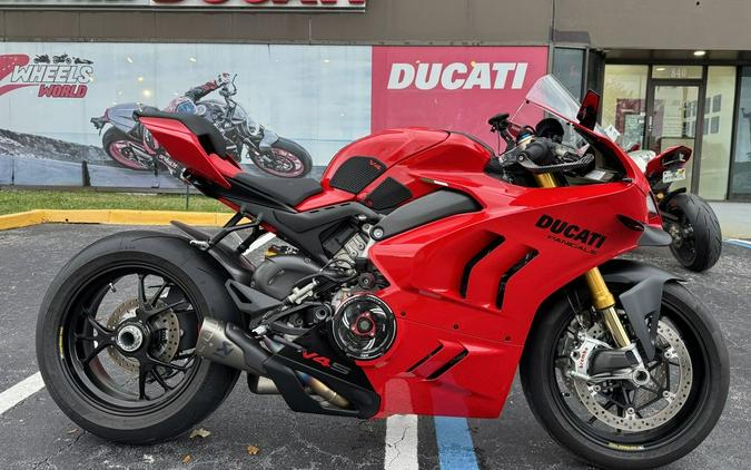 2024 Ducati Panigale V4 S Red