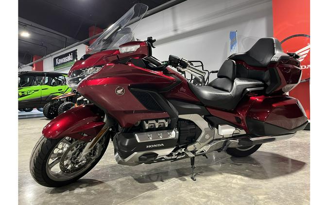 2018 Gold Wing Tour - Candy Ardent Red - Honda