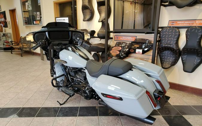 2024 Harley-Davidson Street Glide® Billiard Gray