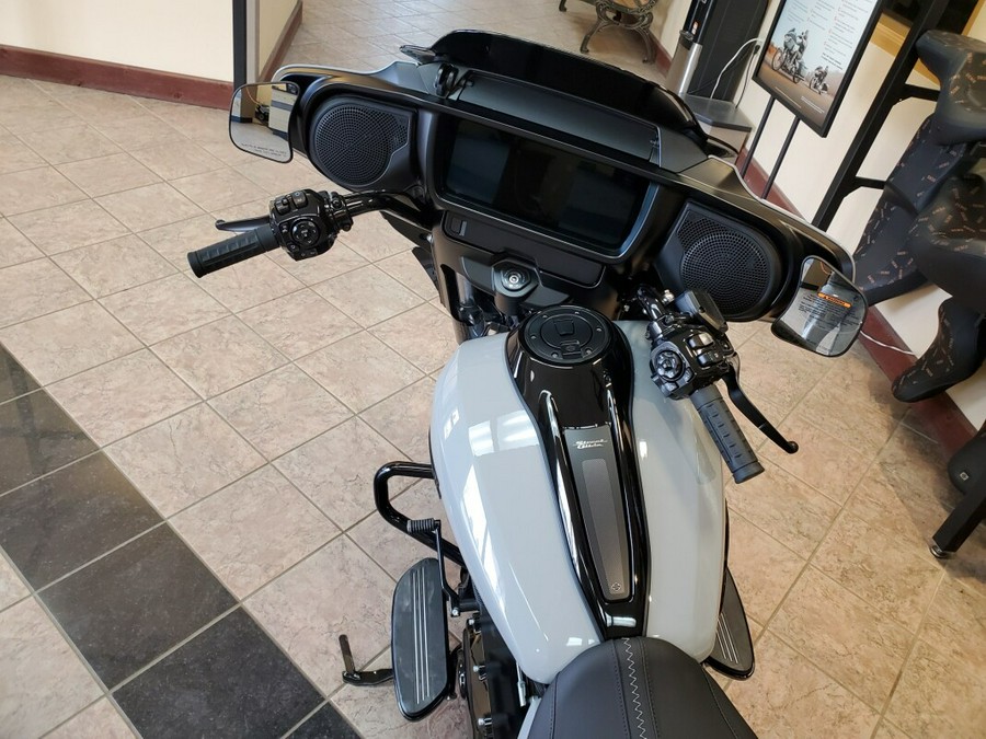 2024 Harley-Davidson Street Glide® Billiard Gray