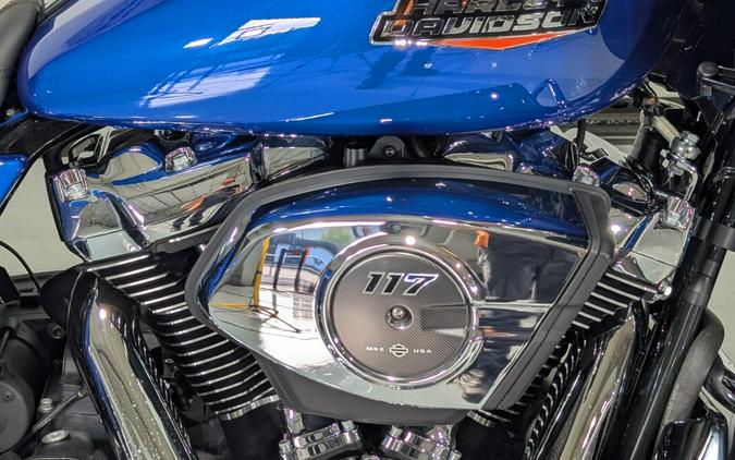 2024 Harley-Davidson® Road Glide® Blue Burst Trim Chrome