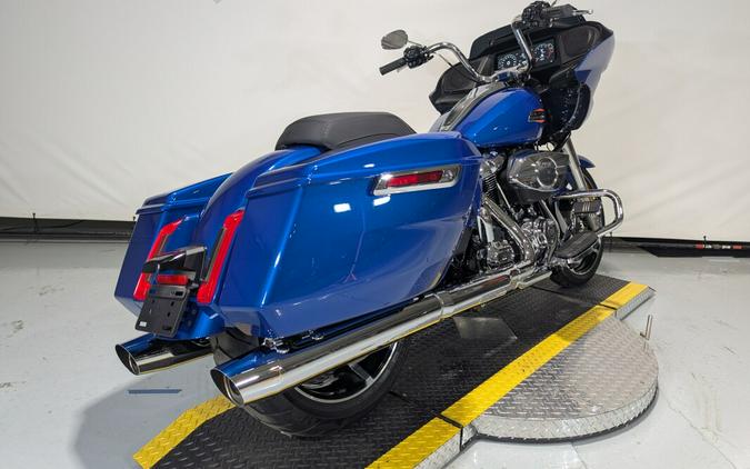 2024 Harley-Davidson® Road Glide® Blue Burst Trim Chrome
