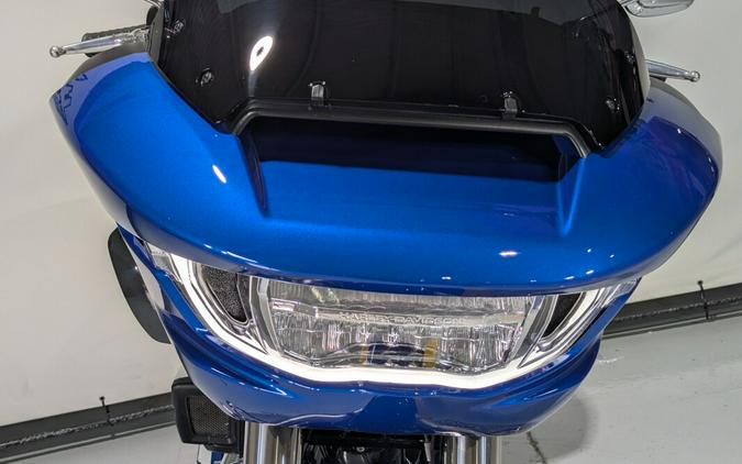 2024 Harley-Davidson® Road Glide® Blue Burst Trim Chrome