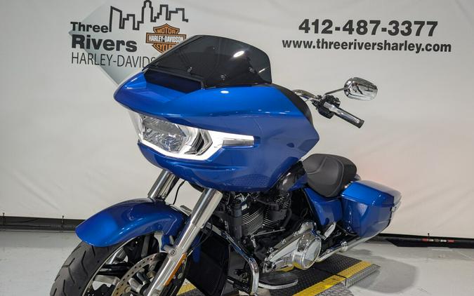 2024 Harley-Davidson® Road Glide® Blue Burst Trim Chrome