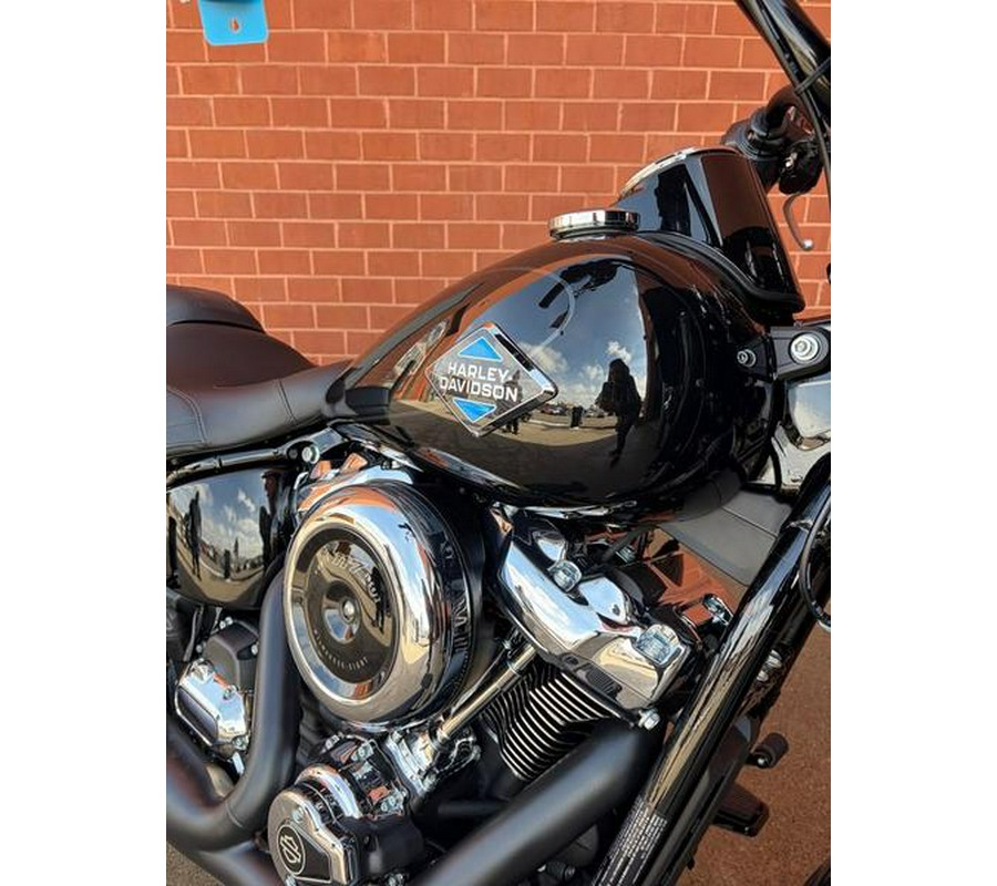 2026 Harley-Davidson® FLHC - Heritage Classic