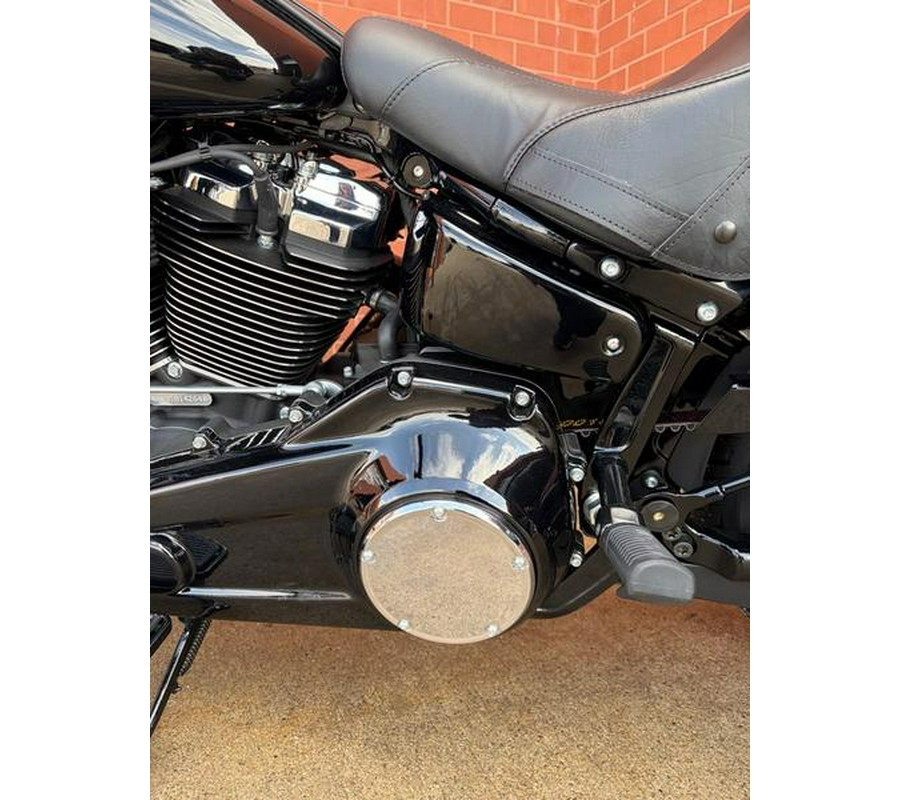 2026 Harley-Davidson® FLHC - Heritage Classic