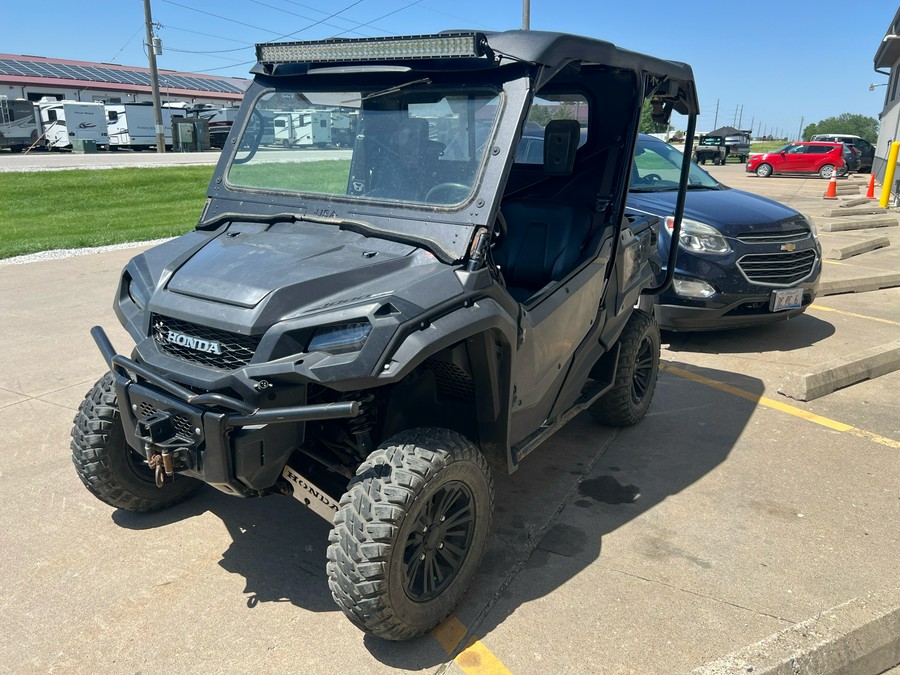 2016 Honda Pioneer 1000-5 Deluxe