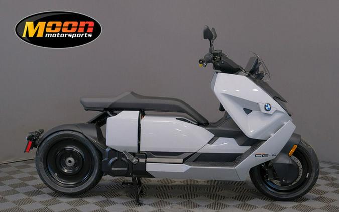 2023 BMW CE 04 Review [Urban Electric Commuter Scooter]