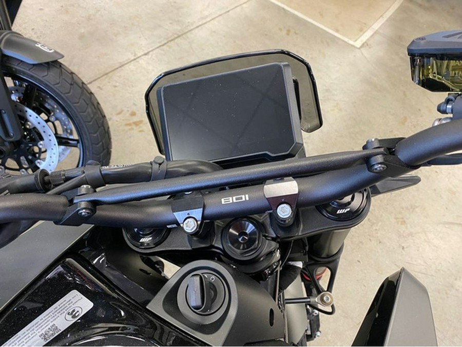 2027 Husqvarna Motorcycles SVARTPILEN 801 SE