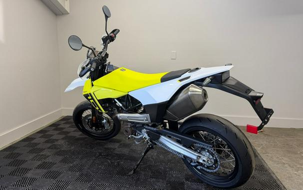 2026 Husqvarna Motorcycles Supermoto 701
