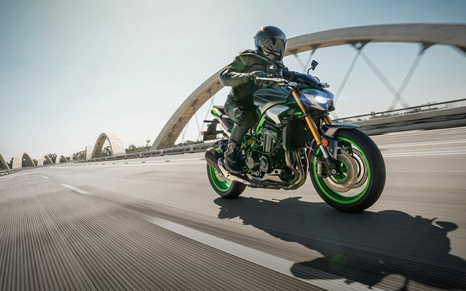 2025 Kawasaki Z900 SE ABS Metallic Matte Graphite Gray/Ebony/Metallic Graphite Gray - 109575