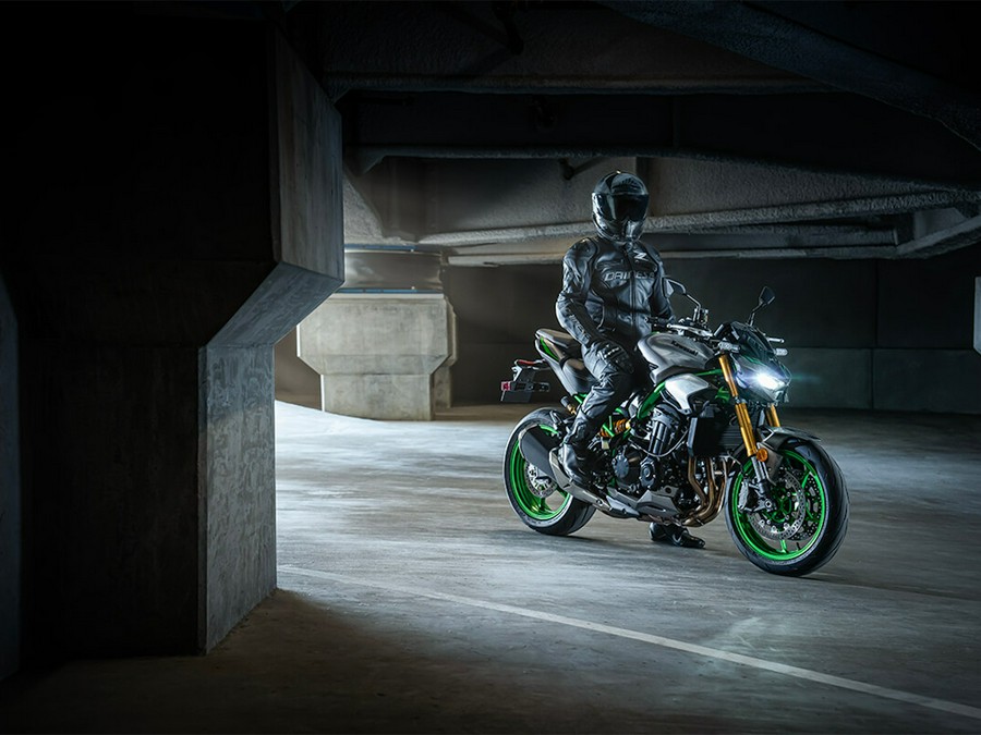 2025 Kawasaki Z900 SE ABS Metallic Matte Graphite Gray/Ebony/Metallic Graphite Gray - 109575