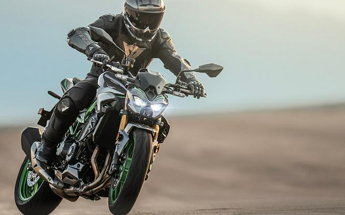 2025 Kawasaki Z900 SE ABS Metallic Matte Graphite Gray/Ebony/Metallic Graphite Gray - 109575