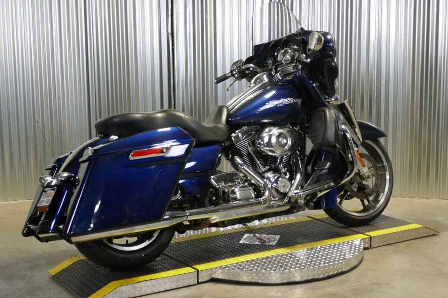 2012 Harley-Davidson FLHX103