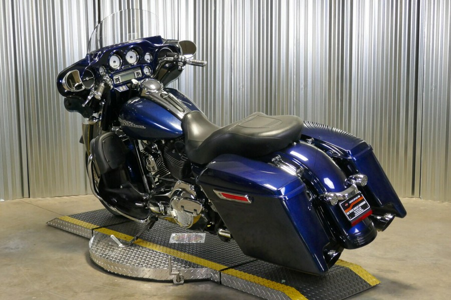 2012 Harley-Davidson FLHX103