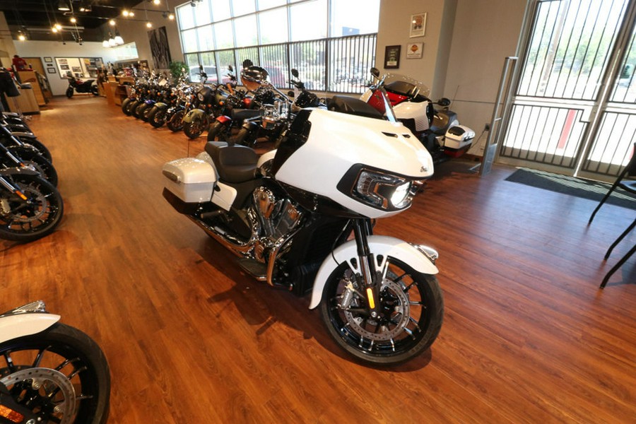 2025 Indian Motorcycle® Challenger® Limited Ghost White Metallic with Black Metallic