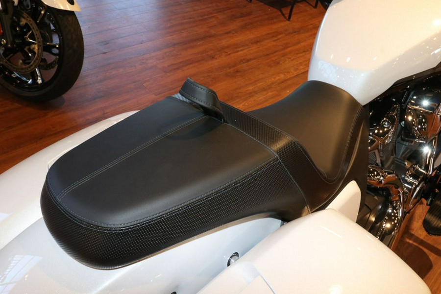 2025 Indian Motorcycle® Challenger® Limited Ghost White Metallic with Black Metallic