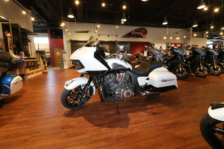 2025 Indian Motorcycle® Challenger® Limited Ghost White Metallic with Black Metallic